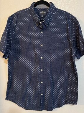 American Eagle Outfitters Navy Short-Sleeve Button-Up with White Dot Print